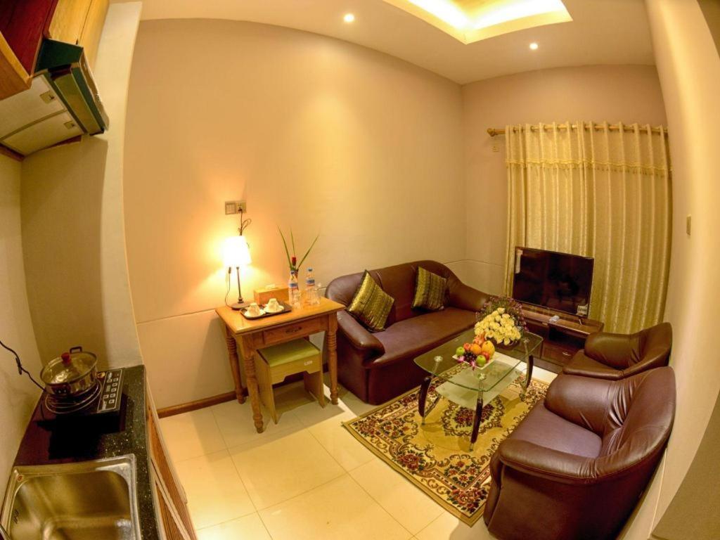 Shwe Taung Tan Hotel - Lake View Monywa Ngoại thất bức ảnh