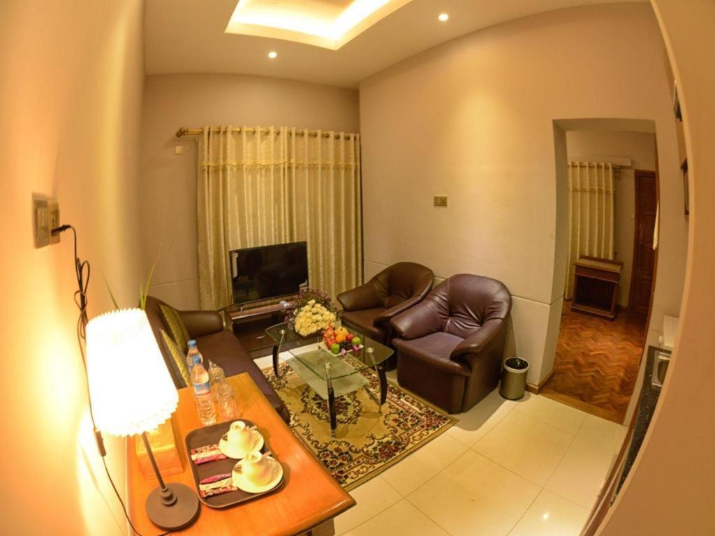 Shwe Taung Tan Hotel - Lake View Monywa Ngoại thất bức ảnh