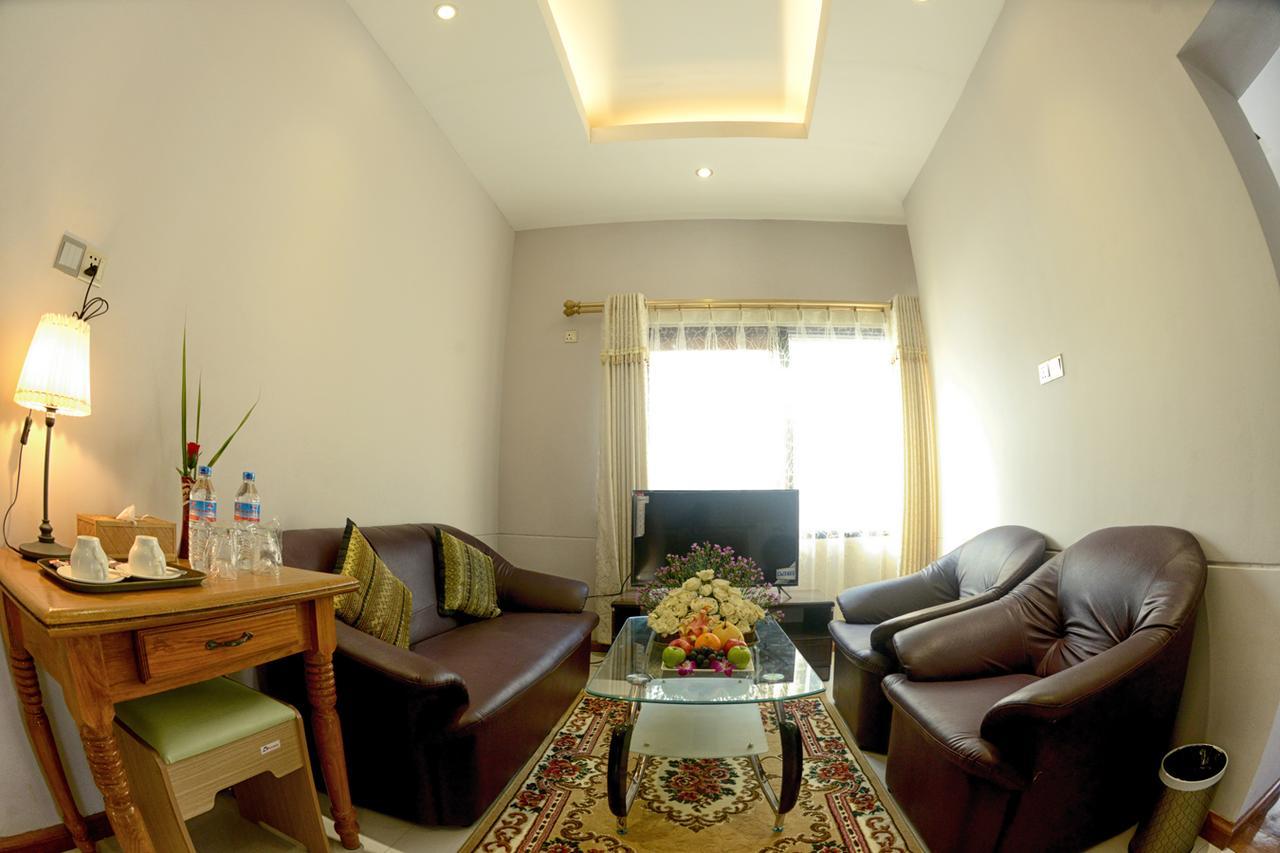 Shwe Taung Tan Hotel - Lake View Monywa Ngoại thất bức ảnh