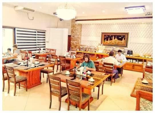 Shwe Taung Tan Hotel - Lake View Monywa Ngoại thất bức ảnh